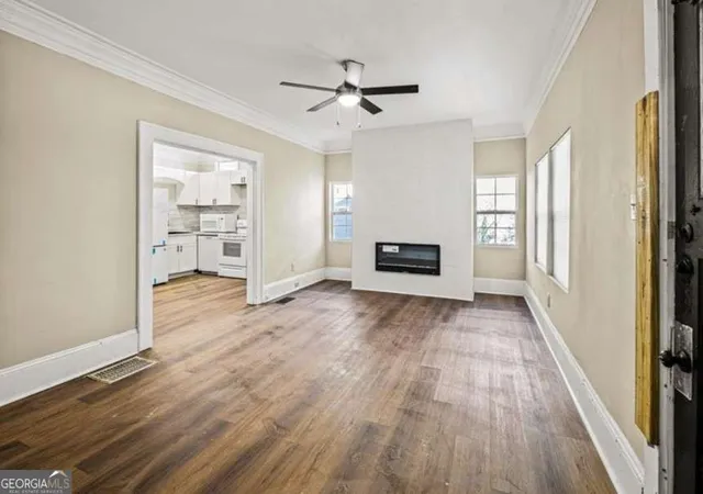 Photo 3 of Single family home for sale at 684 S Elizabeth Pl Nw, Atlanta, GA 30318 | MLS# 10822690 | Listing updated on 2026-10-08