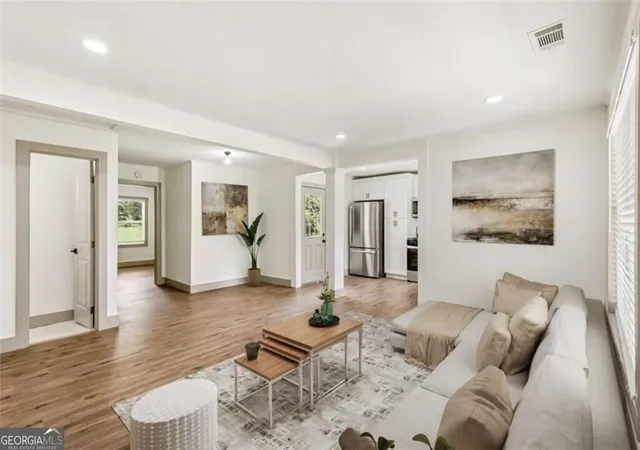 4th image of 2242 Jernigan Dr Se, Atlanta, GA 30315 | MLS# 10784629