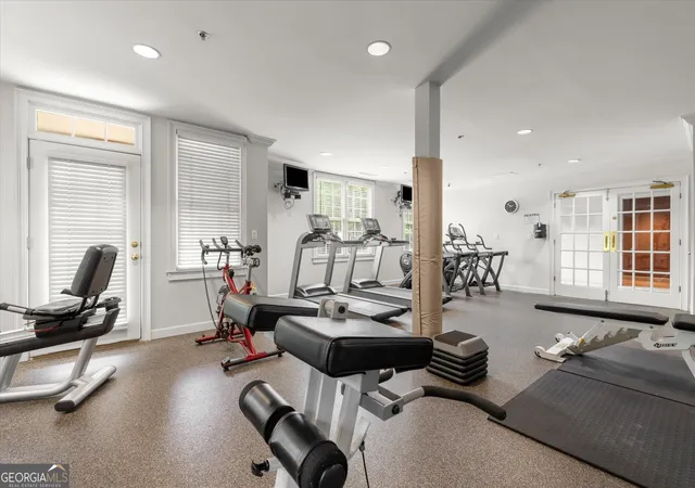 Listing Photo 2 - Condo for sale in building located at 1735 Peachtree St Ne, Atlanta, GA 30309 - Unit #404