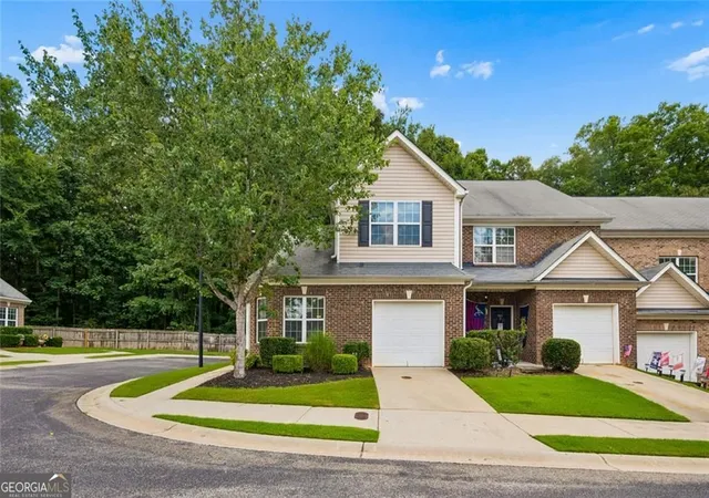 Listing Photo 2 - Condo for sale in building located at 2555 Flt Shls Rd, College Park, GA 30349 - Unit #2501