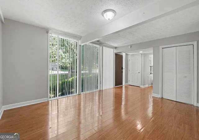 Photo 4 of Single family home for sale at 350 Willow Glenn Ct NE, Marietta, GA 30068 | MLS# 10777869 | Listing updated on 2026-08-10