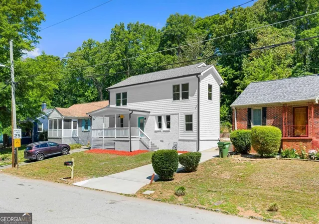 Photo 2 of Single family home for sale at 1689 Derry Ave Sw, Atlanta, GA 30310 | MLS# 10809885 | Listing updated on 2026-08-04