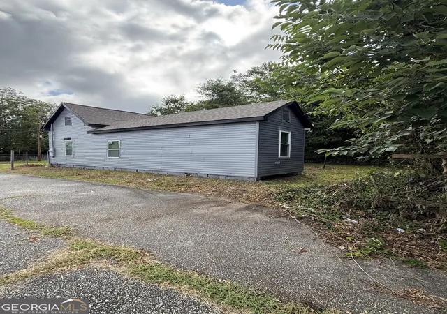 Photo 3 of Single family home for sale at 958 Emory Ave, Macon, GA 31201 | MLS# 10806449 | Listing updated on 2026-07-30