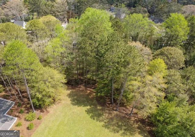Photo 4 of Sale Pending at 3211 Ernest W Barrett Pkwy NW, Marietta, GA 30064 | MLS# 10719960 | Listing updated on 2026-08-18