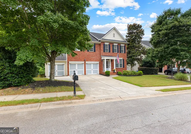 Photo 3 of Sale Pending at 412 Constitution Cir, Peachtree City, GA 30269 | MLS# 10581958 | Listing updated on 2025-09-27