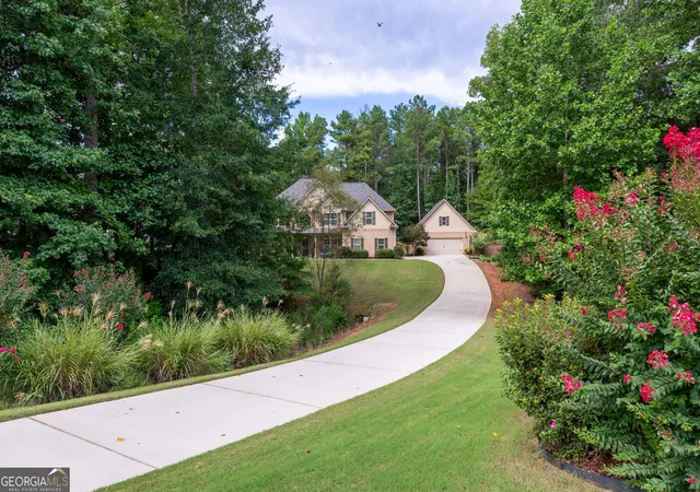 Photo 3 of Single family home for sale at 201 Rocky Bay Ln, Senoia, GA 30276 | MLS# 10827576 | Listing updated on 2026-09-04
