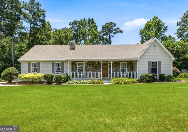 Photo 3 of Single family home for sale at 230 Pine Tree Ln, Mcdonough, GA 30252 | MLS# 10798941 | Listing updated on 2026-09-18