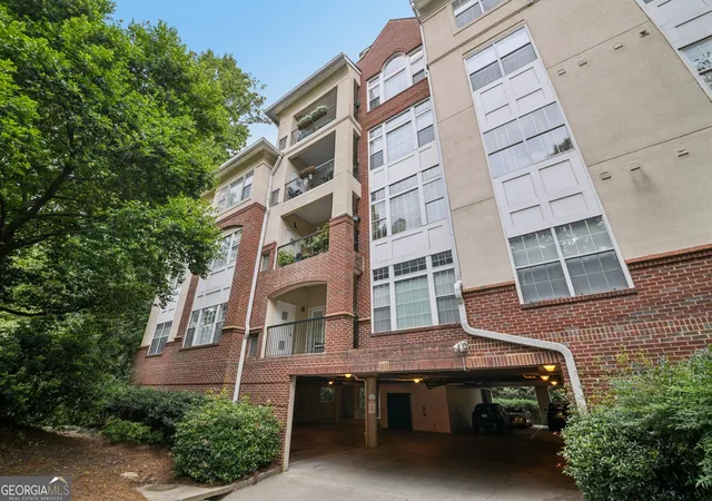 Listing Photo 2 - Condo for sale in building located at 3636 Habersham Rd Nw, Atlanta, GA 30305 - Unit #2207