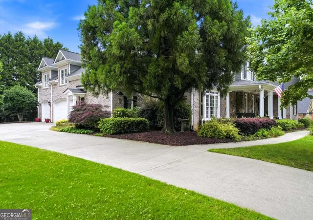 Photo 4 of Single family home for sale at 2585 Shumard Oak Dr, Braselton, GA 30517 | MLS# 10772445 | Listing updated on 2026-08-21