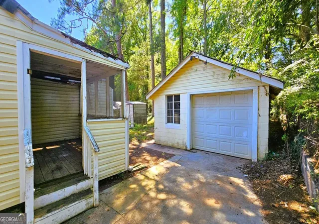 Photo 3 of Sale Pending at 2167 Jernigan Dr SE, Atlanta, GA 30315 | MLS# 10791970 | Listing updated on 2026-08-17