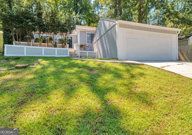 Photo 2 of Single family home for sale at 5061 Martins Xing Rd, Stone Mountain, GA 30088 | MLS# 10603068 | Listing updated on 2026-09-13