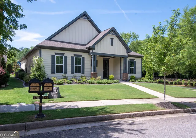 2nd image of 185 Treeside Ter, Fayetteville, GA 30214 | MLS# 10780077