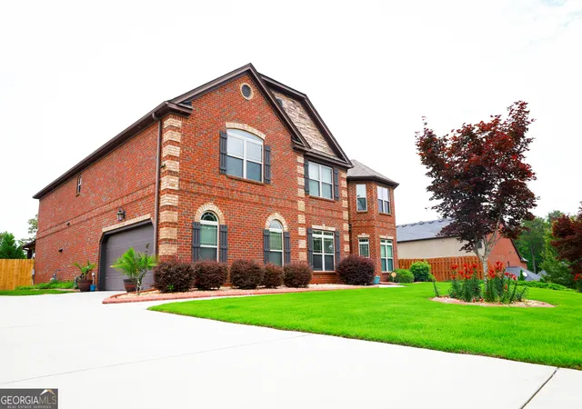 Photo 3 of Single family home for sale at 5626 Casa Blanca Ln, Atlanta, GA 30331 | MLS# 10764942 | Listing updated on 2026-09-14