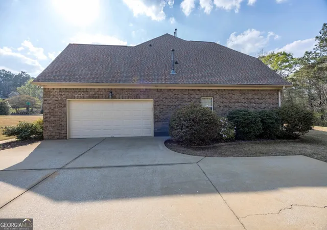 Photo 4 of Single family home for sale at 7014 Bridgemill Dr, Columbus, GA 31904 | MLS# 10726207 | Listing updated on 2026-08-24