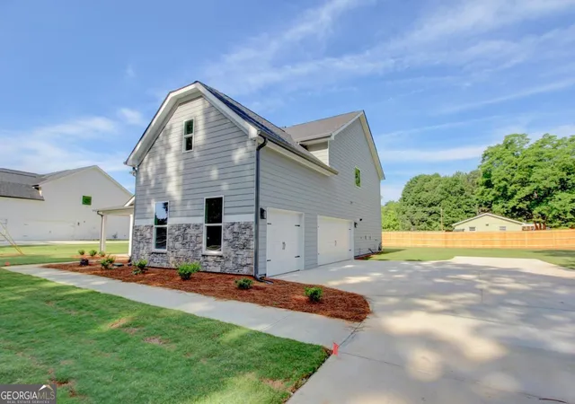 3rd image of 41 Woodland Rd, Covington, GA 30016 | MLS# 10806704