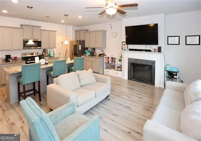 Photo 4 of Townhouse for sale at 7488 Knoll Holw Rd, Lithonia, GA 30058 | MLS# 10682701 | Listing updated on 2026-09-08