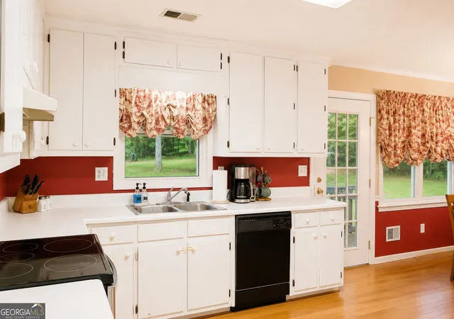 Photo 4 of Single family home for sale at 365 Riverridge Trl, Oxford, GA 30054 | MLS# 10780704 | Listing updated on 2026-09-02