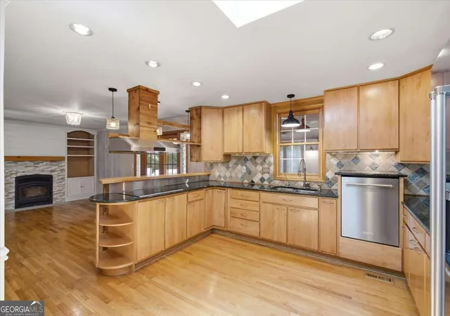3rd image of 112 Cross Gate Dr, Marietta, GA 30068 | MLS# 10798852