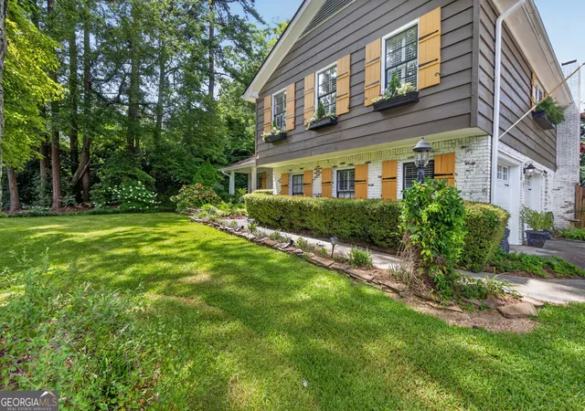 Photo 3 of Sale Pending at 1701 Driftwood Pl, Snellville, GA 30078 | MLS# 10813771 | Listing updated on 2026-08-29