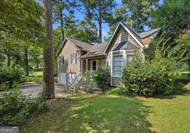 Photo 2 of Single family home for sale at 1948 Winding Creek Ln Sw, Marietta, GA 30064 | MLS# 10830066 | Listing updated on 2026-09-13