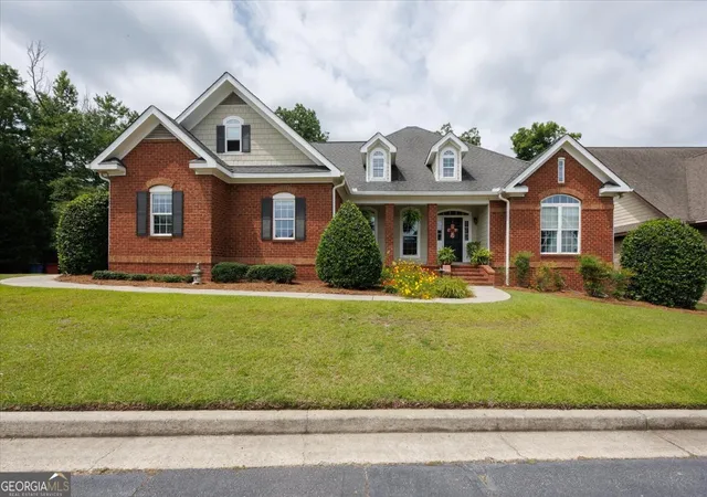 Photo 3 of Single family home for sale at 210 Oberon Pl S, Macon, GA 31210 | MLS# 10788782 | Listing updated on 2026-09-06