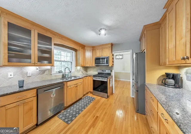 Photo 3 of Sale Pending at 2711 Georgian Ct, Marietta, GA 30068 | MLS# 10762077 | Listing updated on 2026-09-08