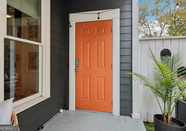 Photo 3 of Single family home for sale at 314 Grant St SE, Atlanta, GA 30312 | MLS# 10636129 | Listing updated on 2025-11-11