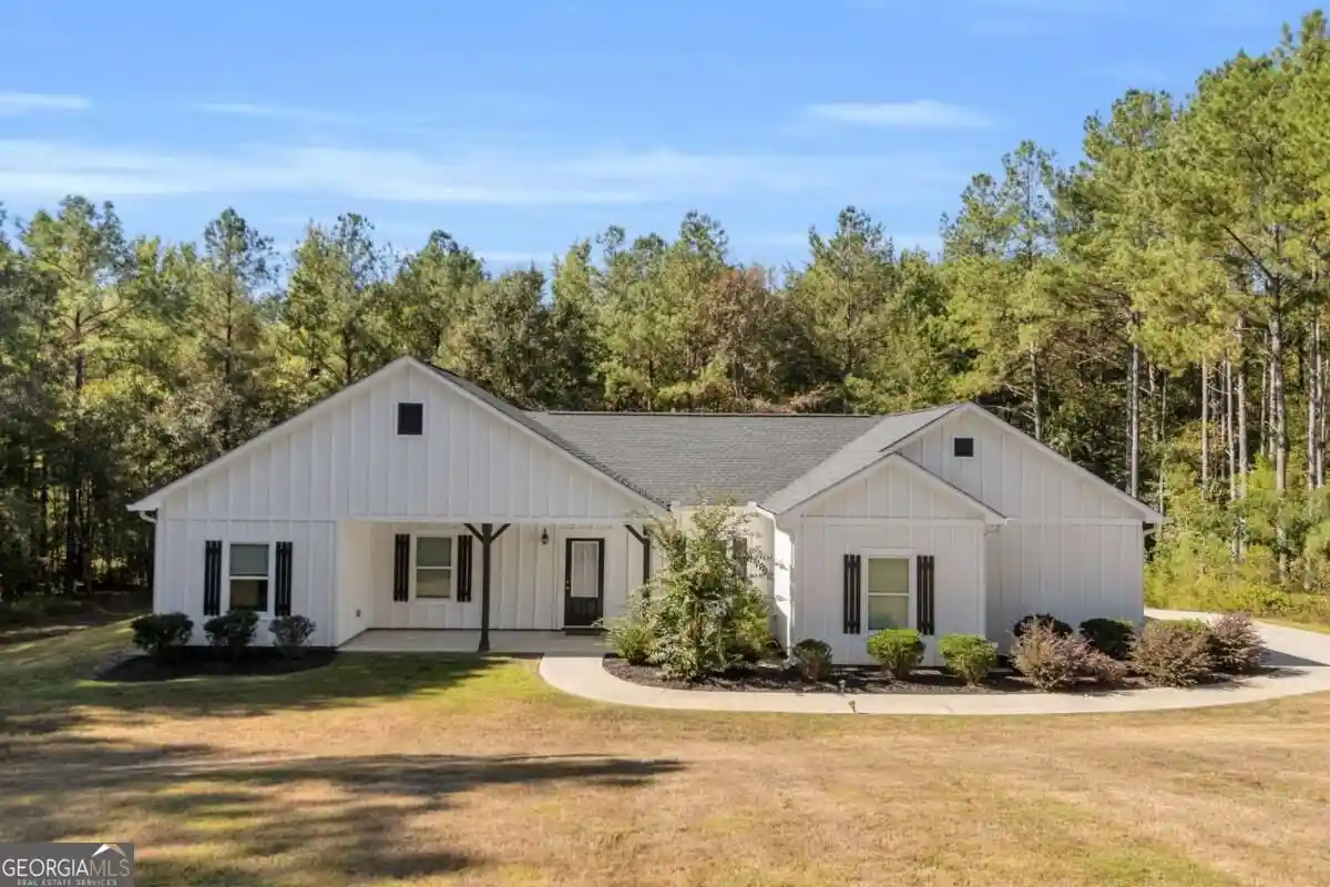 Photo 1 of Single family home for sale at 118 Terrace Cir, Lexington, GA 30648 | MLS# 10854763 | Listing updated on 2026-10-13