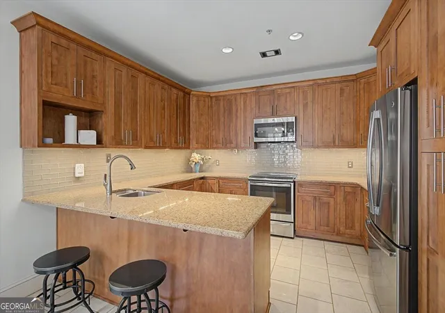 Photo 3 of Condo for sale at 3210 Paces Ml Rd SE, Atlanta, GA 30339 | MLS# 10818630 | Listing updated on 2026-10-04