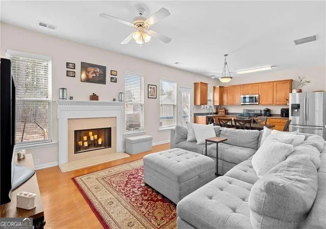 Photo 2 of Townhouse for sale at 124 Wiley Parc Cir, Woodstock, GA 30188 | MLS# 10827336 | Listing updated on 2026-09-10