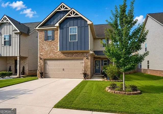 Photo 2 of Sale Pending at 2032 Bridgewater Pass, Hampton, GA 30228 | MLS# 10829074 | Listing updated on 2026-09-09
