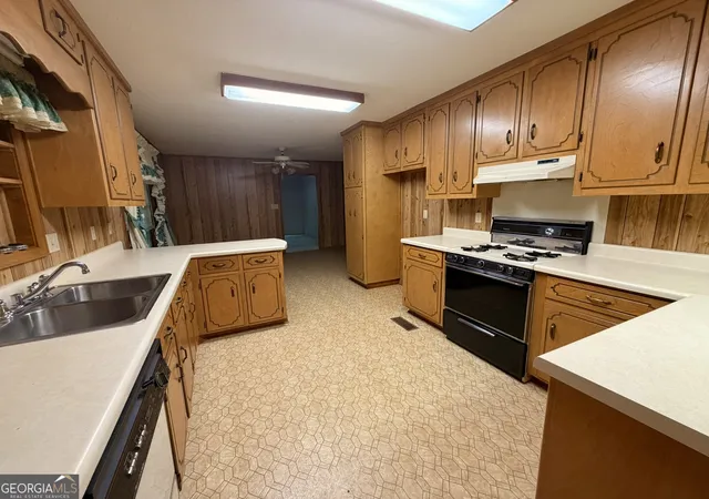 Photo 3 of Single family home for sale at 213 Stembridge Rd SE, Milledgeville, GA 31061 | MLS# 10741834 | Listing updated on 2026-06-29