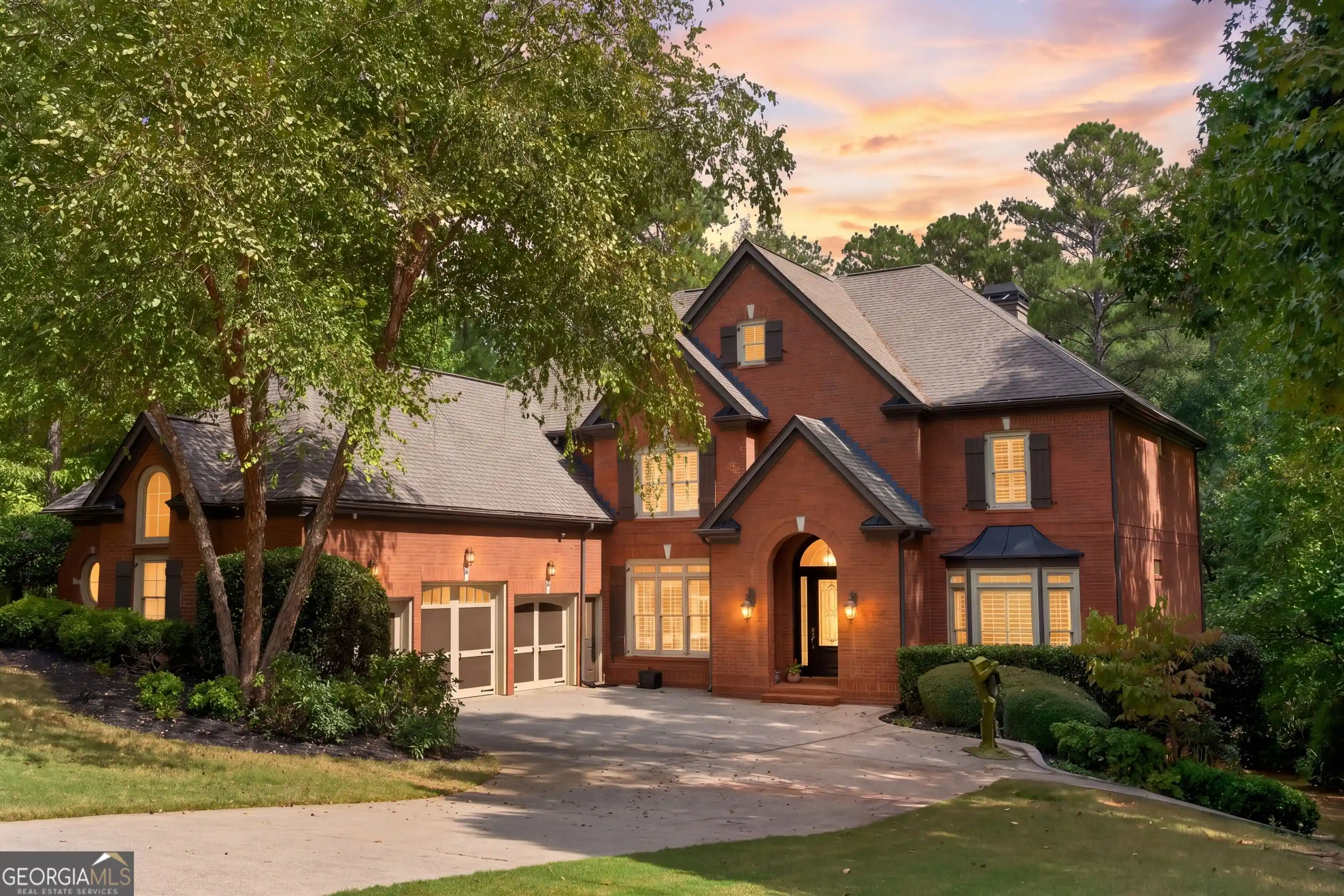 Photo 1 of Mansion for sale at 16054 Inverness Trl, Milton, GA 30004 | MLS# 10850871 | Listing updated on 2026-10-18