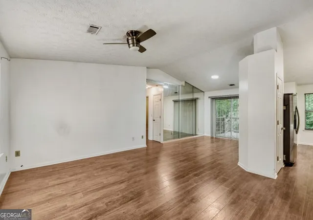4th image of 2032 Briar Trail Ct Sw, Atlanta, GA 30331 | MLS# 10735585