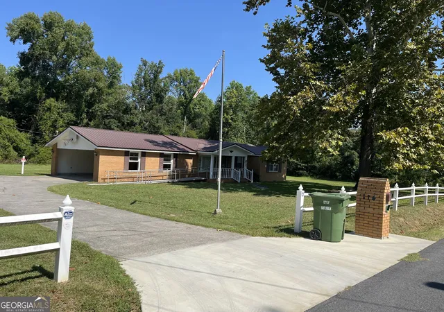Photo 3 of Single family home for sale at 114 Larsen, East Dublin, GA 31027 | MLS# 10832177 | Listing updated on 2026-09-07