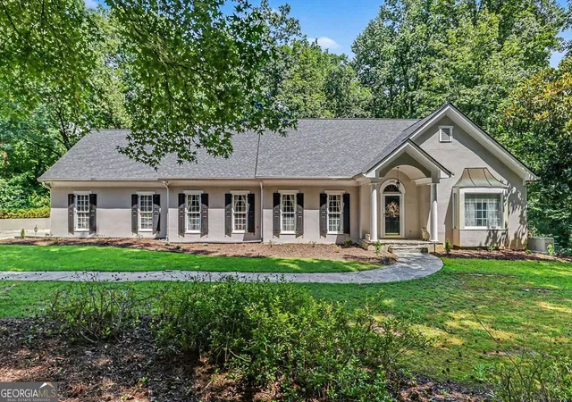 2nd image of 3040 Spalding Dr, Sandy Springs, GA 30350 | MLS# 10804611