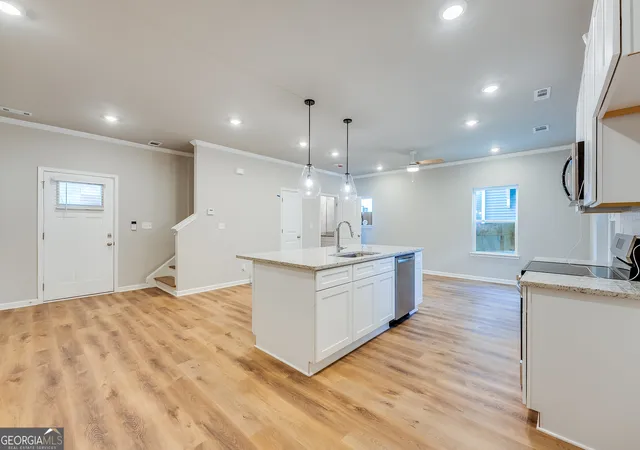 Photo 2 of Sale Pending at 960 Lawton St Sw, Atlanta, GA 30310 | MLS# 10505565 | Listing updated on 2026-09-04