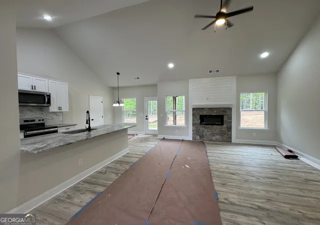 Photo 4 of Single family home for sale at 2089 N Hicks Rd, Toccoa, GA 30577 | MLS# 10662018 | Listing updated on 2026-09-18