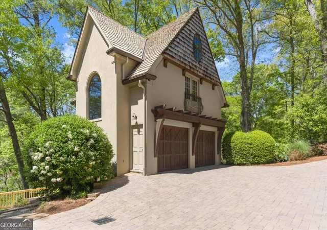 Photo 3 of Single family home for sale at 581 Pine Valley Rd Se, Marietta, GA 30067 | MLS# 10733096 | Listing updated on 2026-08-22