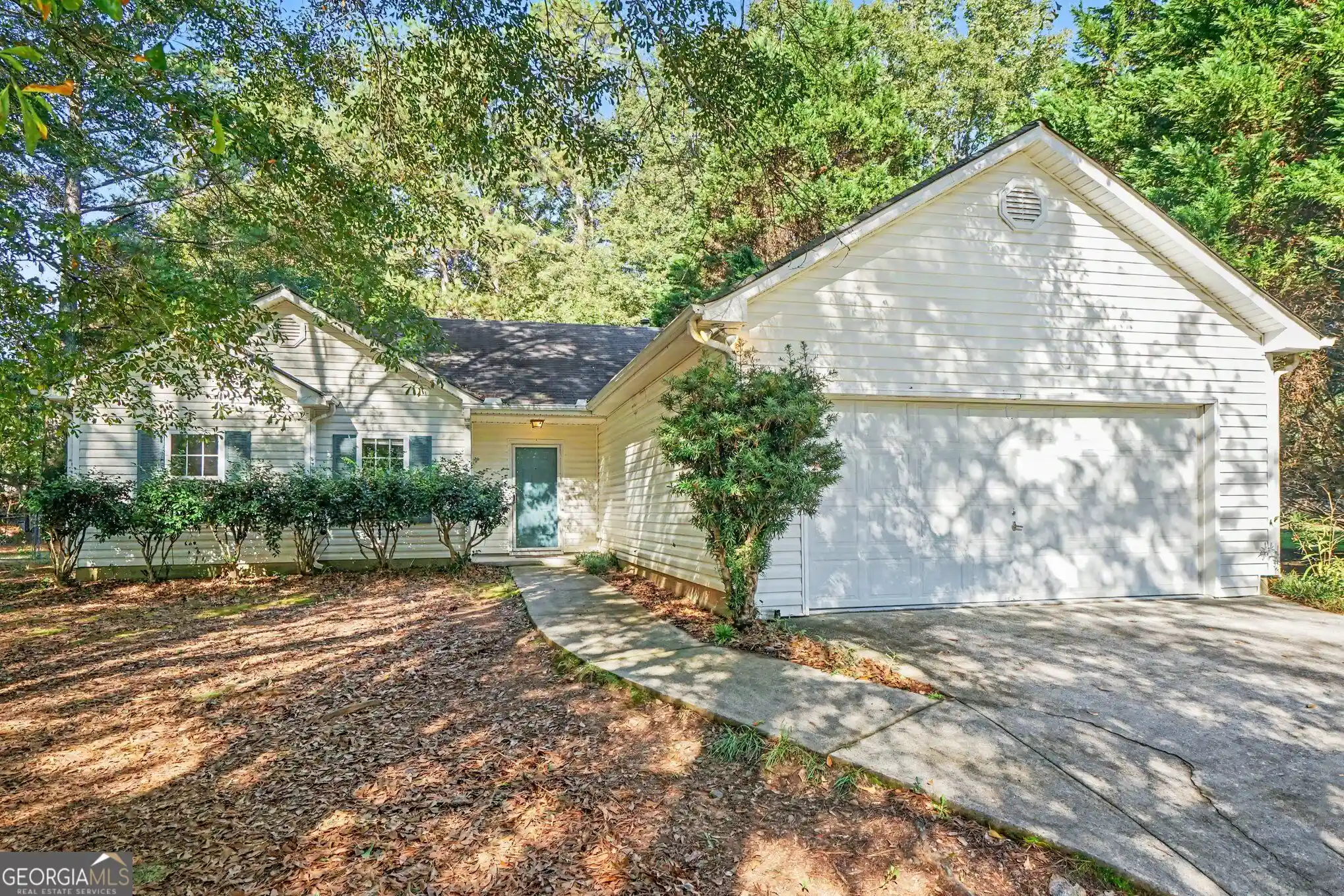 Single family home for sale at 882 Whispering Way, Winder, GA 30680 | MLS# 10873374