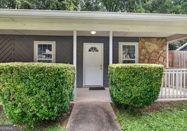 3rd image of 2141 Valley Oaks Dr Se, Smyrna, GA 30080 | MLS# 10829050