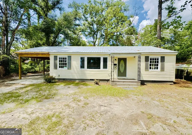 Photo 2 of Single family home for sale at 708 Lakeland Ave, Valdosta, GA 31602 | MLS# 10826612 | Listing updated on 2026-09-19