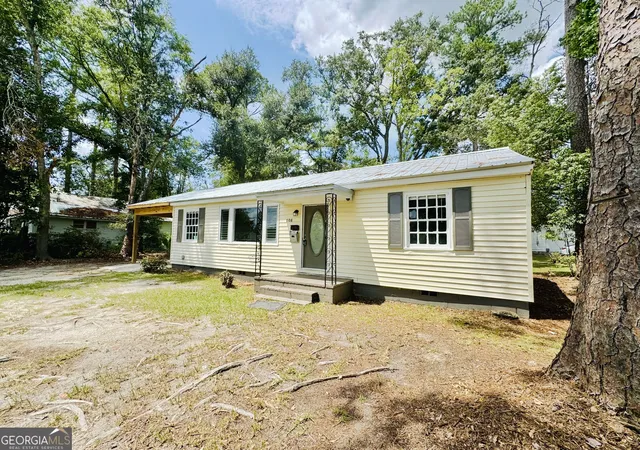 Photo 3 of Single family home for sale at 708 Lakeland Ave, Valdosta, GA 31602 | MLS# 10826612 | Listing updated on 2026-09-19