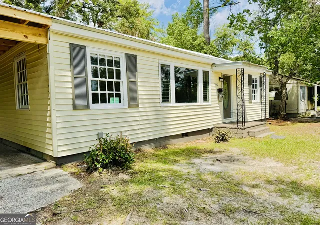 Photo 4 of Single family home for sale at 708 Lakeland Ave, Valdosta, GA 31602 | MLS# 10826612 | Listing updated on 2026-09-19