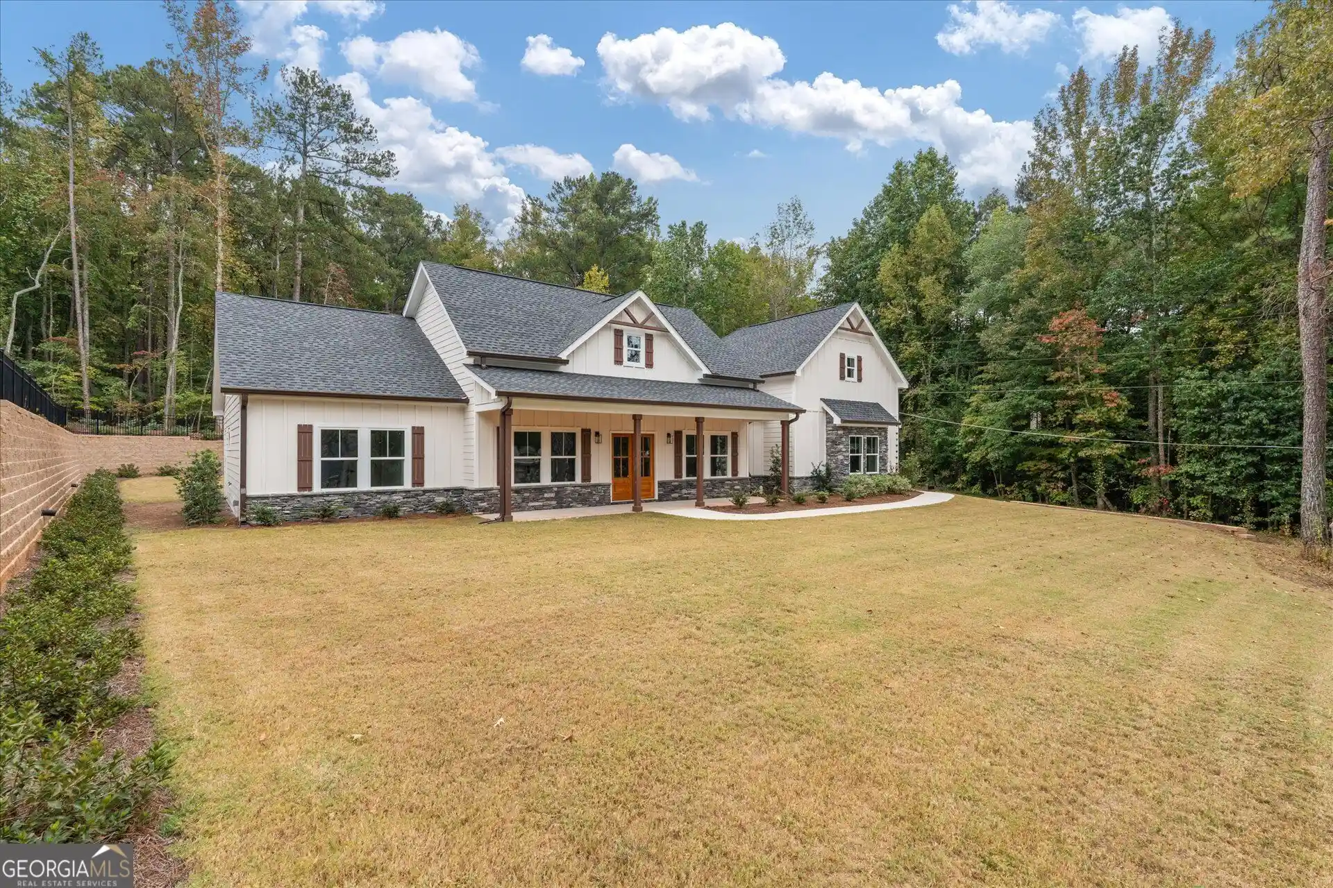 Photo 1 of Single family home for sale at 10040 Lakeview Pkwy, Villa Rica, GA 30180 | MLS# 10692577 | Listing updated on 2026-10-14