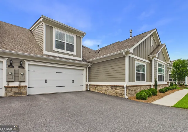 Photo 3 of Condo for sale at 903 Lexington Green Pnes, Cumming, GA 30040 | MLS# 10795376 | Listing updated on 2026-10-01