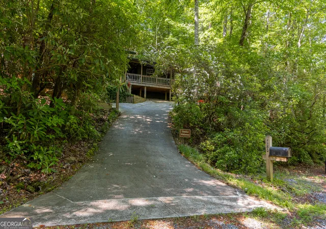 Photo 3 of Single family home for sale at 1180 Ruby Lake Dr, Hiawassee, GA 30546 | MLS# 10717109 | Listing updated on 2026-07-15