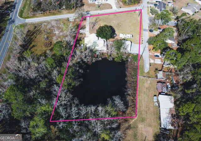 Photo 3 of Single family home for sale at 202 T St, St. Marys, GA 31558 | MLS# 10710645 | Listing updated on 2026-10-01