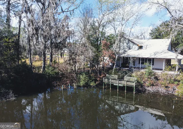 Photo 3 of Single family home for sale at 202 T St, St. Marys, GA 31558 | MLS# 10710645 | Listing updated on 2026-10-01