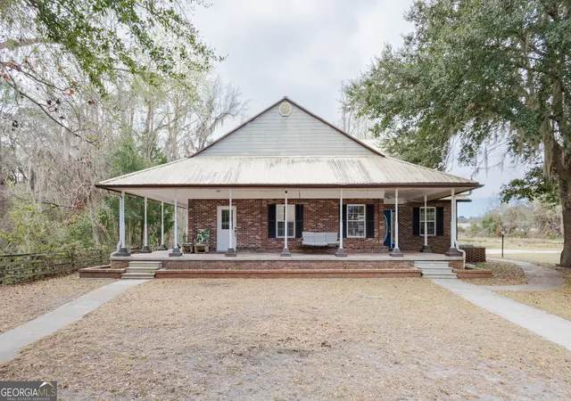 Photo 4 of Single family home for sale at 202 T St, St. Marys, GA 31558 | MLS# 10710645 | Listing updated on 2026-10-01